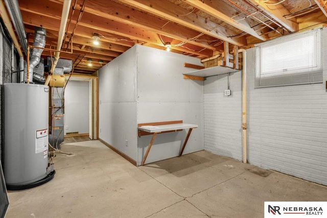 6109 NW 11th Street, Lincoln, NE 68521
