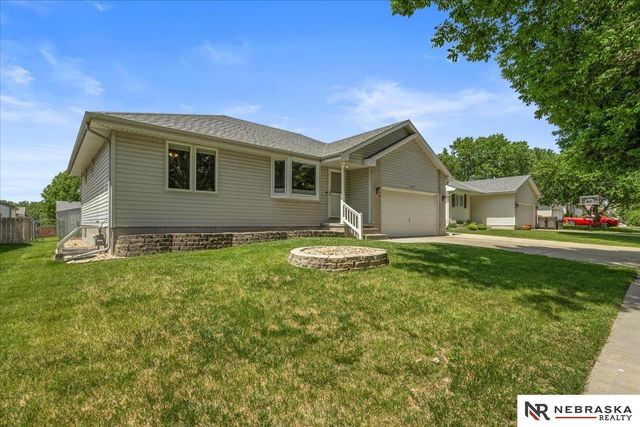 6109 NW 11th Street, Lincoln, NE 68521
