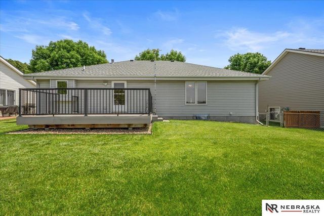 6109 NW 11th Street, Lincoln, NE 68521