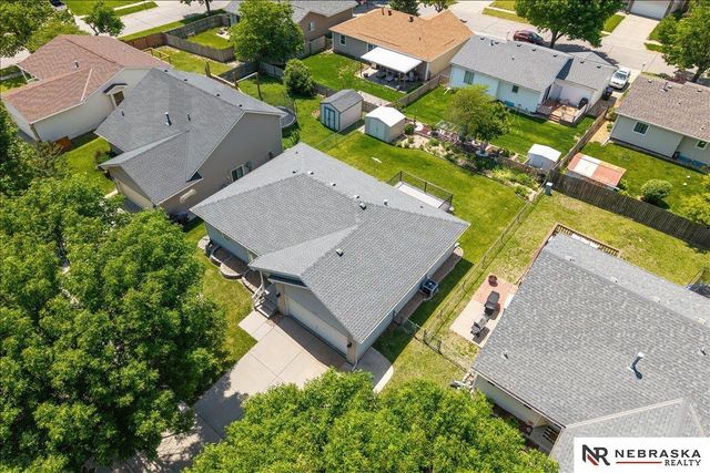 6109 NW 11th Street, Lincoln, NE 68521