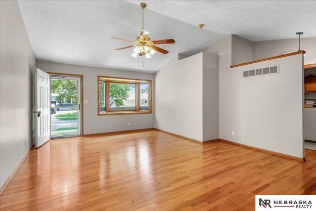 6109 NW 11th Street, Lincoln, NE 68521