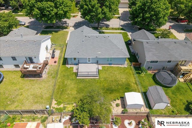 6109 NW 11th Street, Lincoln, NE 68521