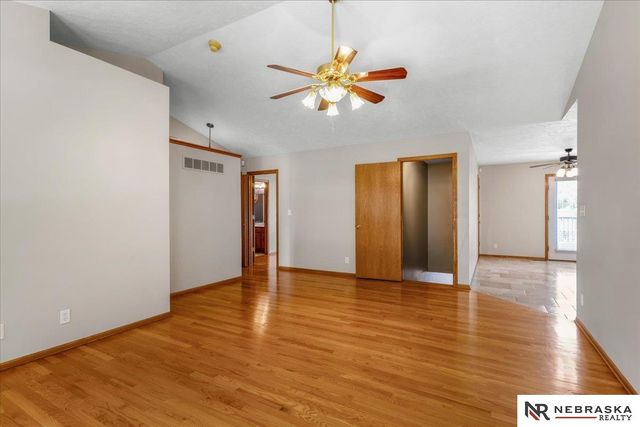 6109 NW 11th Street, Lincoln, NE 68521
