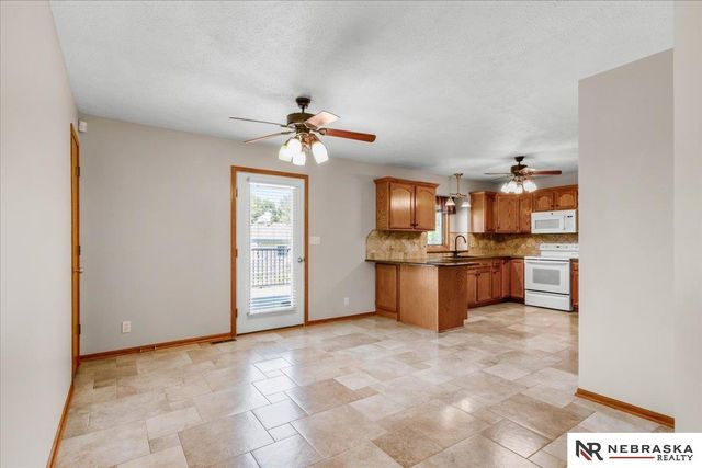 6109 NW 11th Street, Lincoln, NE 68521