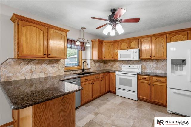 6109 NW 11th Street, Lincoln, NE 68521