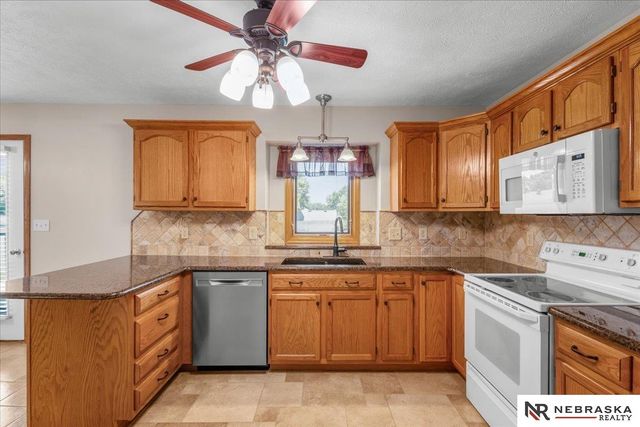6109 NW 11th Street, Lincoln, NE 68521