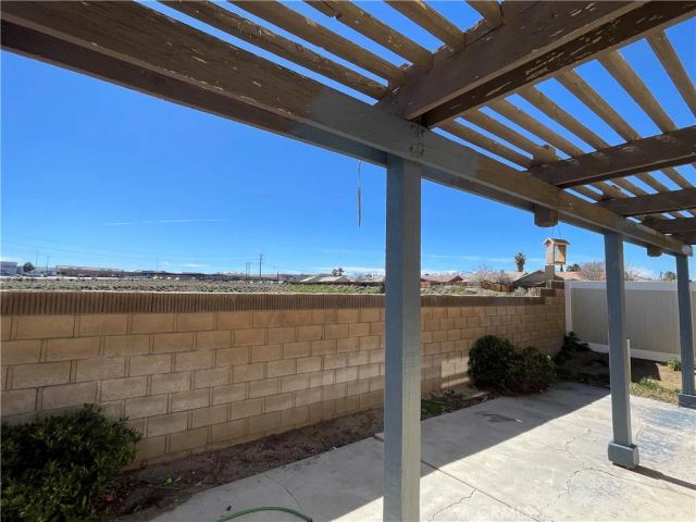 14527 Pony Trail Road, Victorville, CA 92392