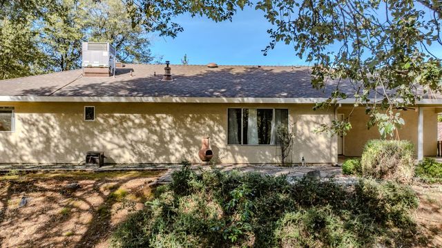 21580 Gayla Dr, Pine Grove, CA 95665