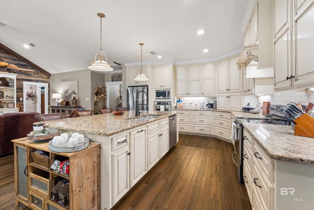 8593 Bay Pines Lane, Foley, AL 36535