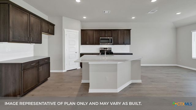610 RADLEY Road, Lockhart, TX 78644