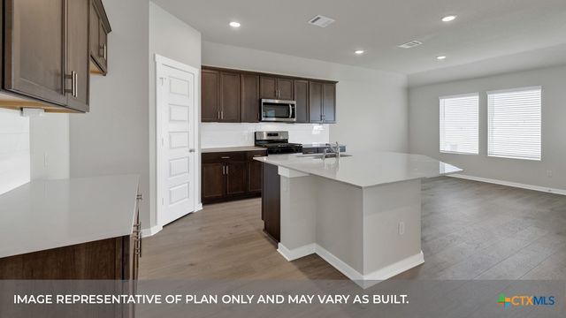 610 RADLEY Road, Lockhart, TX 78644