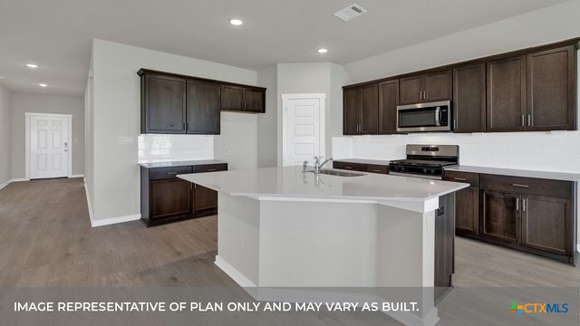 610 RADLEY Road, Lockhart, TX 78644