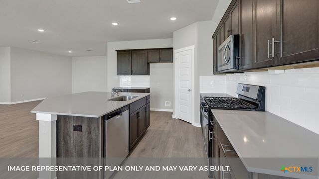 610 RADLEY Road, Lockhart, TX 78644