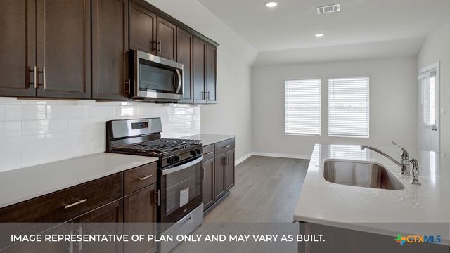 610 RADLEY Road, Lockhart, TX 78644