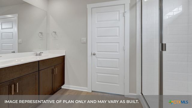 610 RADLEY Road, Lockhart, TX 78644