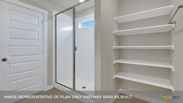 610 RADLEY Road, Lockhart, TX 78644