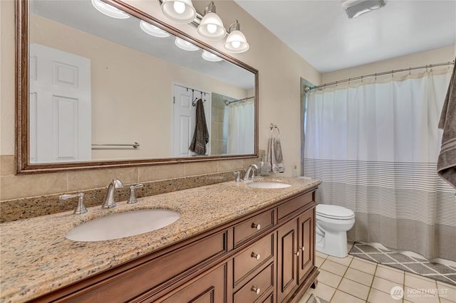 22710 253rd Avenue SE, Maple Valley, WA 98038