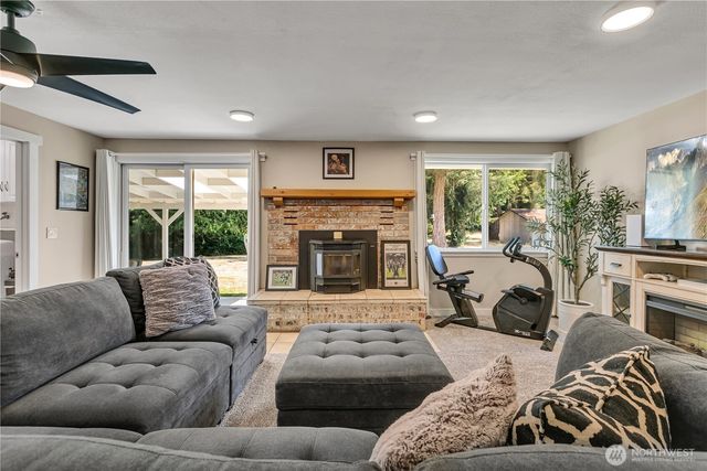 22710 253rd Avenue SE, Maple Valley, WA 98038