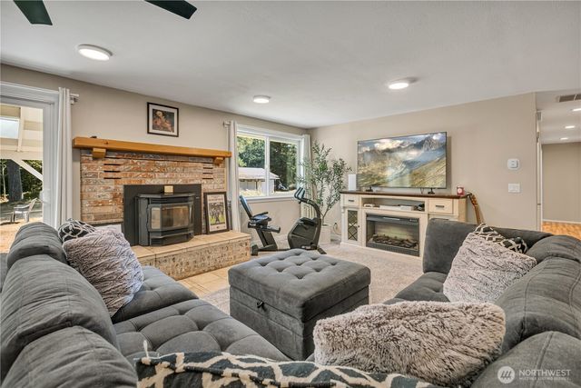 22710 253rd Avenue SE, Maple Valley, WA 98038