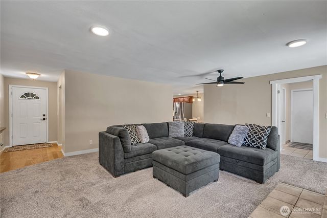22710 253rd Avenue SE, Maple Valley, WA 98038