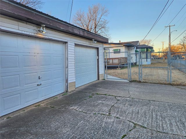 2149 N Delaware Place, Tulsa, OK 74110