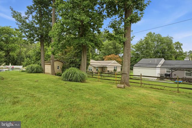 37 BROOKSIDE DR, Feasterville Trevose, PA 19053