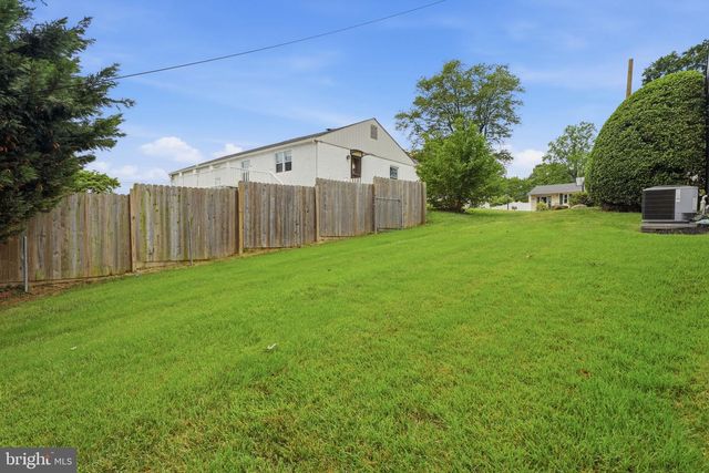 37 BROOKSIDE DR, Feasterville Trevose, PA 19053