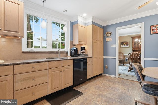 37 BROOKSIDE DR, Feasterville Trevose, PA 19053