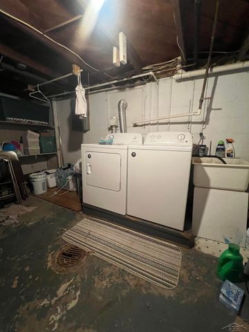 2281 Avon Street, Saginaw, MI 48602