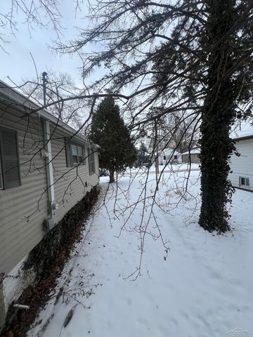 2281 Avon Street, Saginaw, MI 48602