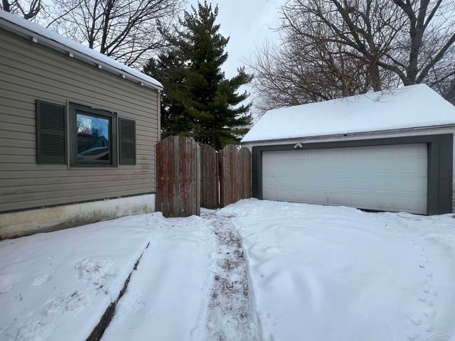 2281 Avon Street, Saginaw, MI 48602