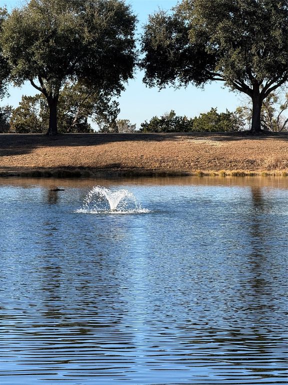 29 North Shore Circle, Waco, TX 76708