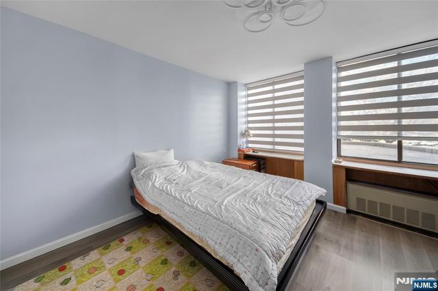 300 Winston L1, Cliffside Park, NJ 07010