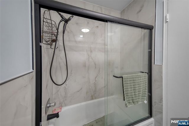 300 Winston L1, Cliffside Park, NJ 07010