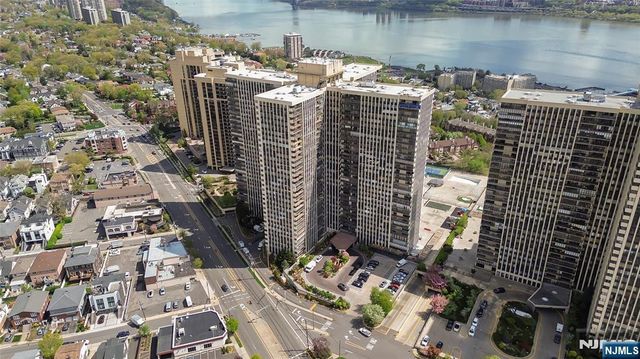 300 Winston L1, Cliffside Park, NJ 07010
