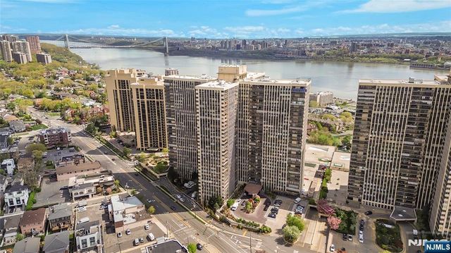 300 Winston L1, Cliffside Park, NJ 07010