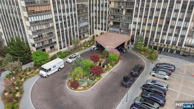 300 Winston L1, Cliffside Park, NJ 07010