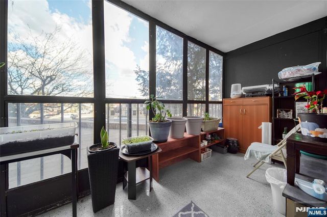 300 Winston L1, Cliffside Park, NJ 07010