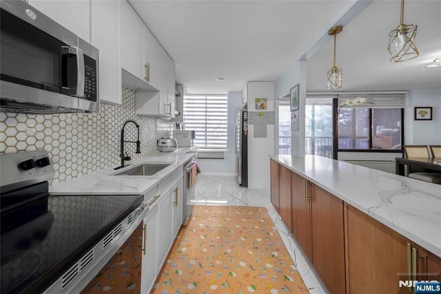 300 Winston L1, Cliffside Park, NJ 07010