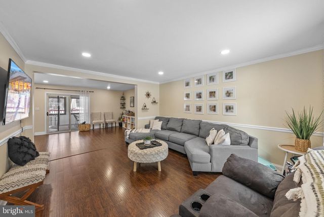 4 BIRCH RUN CT, Ewing, NJ 08628