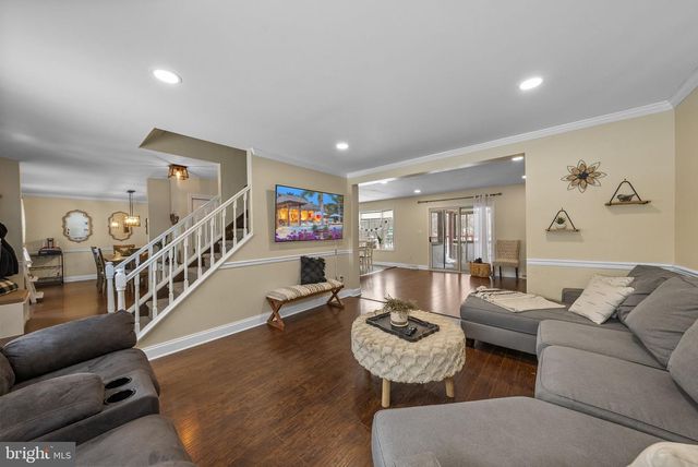 4 BIRCH RUN CT, Ewing, NJ 08628