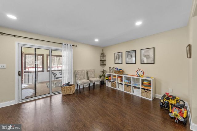 4 BIRCH RUN CT, Ewing, NJ 08628