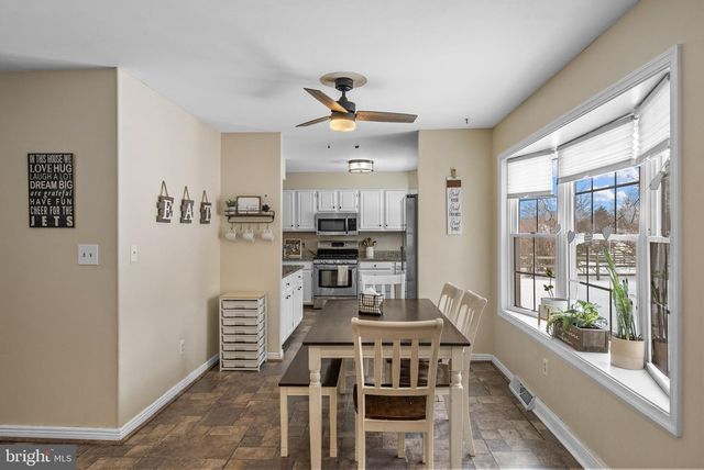 4 BIRCH RUN CT, Ewing, NJ 08628