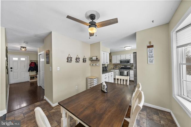 4 BIRCH RUN CT, Ewing, NJ 08628