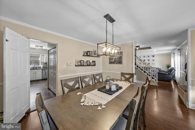 4 BIRCH RUN CT, Ewing, NJ 08628