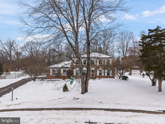 4 BIRCH RUN CT, Ewing, NJ 08628