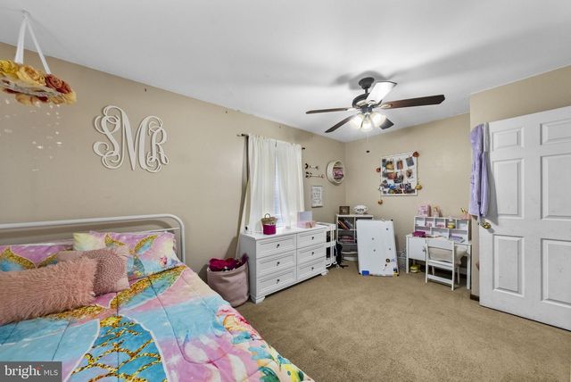 4 BIRCH RUN CT, Ewing, NJ 08628