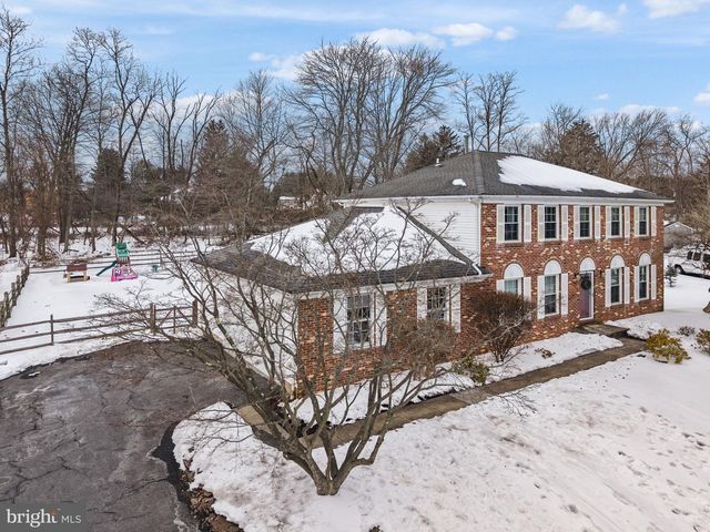 4 BIRCH RUN CT, Ewing, NJ 08628