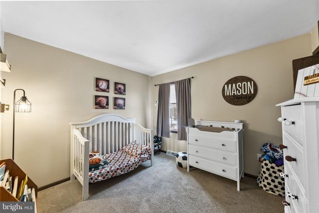 4 BIRCH RUN CT, Ewing, NJ 08628