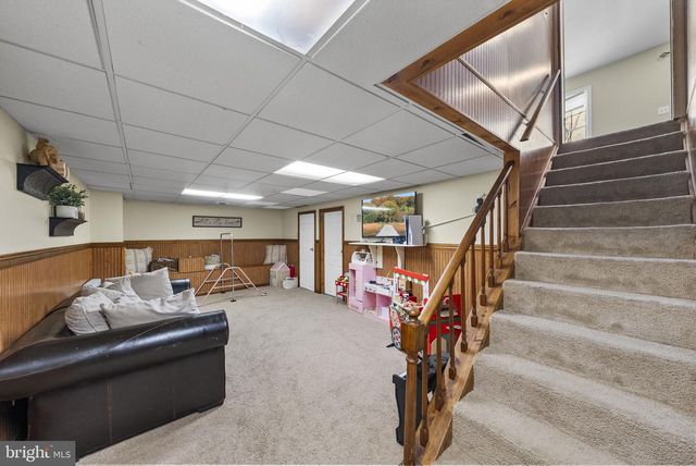 4 BIRCH RUN CT, Ewing, NJ 08628